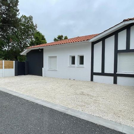 Maison A Biscarrosse Avec Piscine Et Jacuzzi Exterior photo
