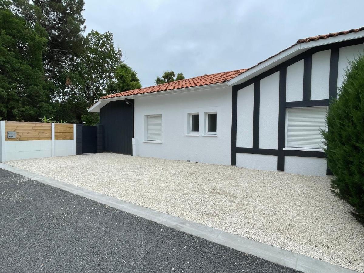 Maison A Biscarrosse Avec Piscine Et Jacuzzi Exterior photo