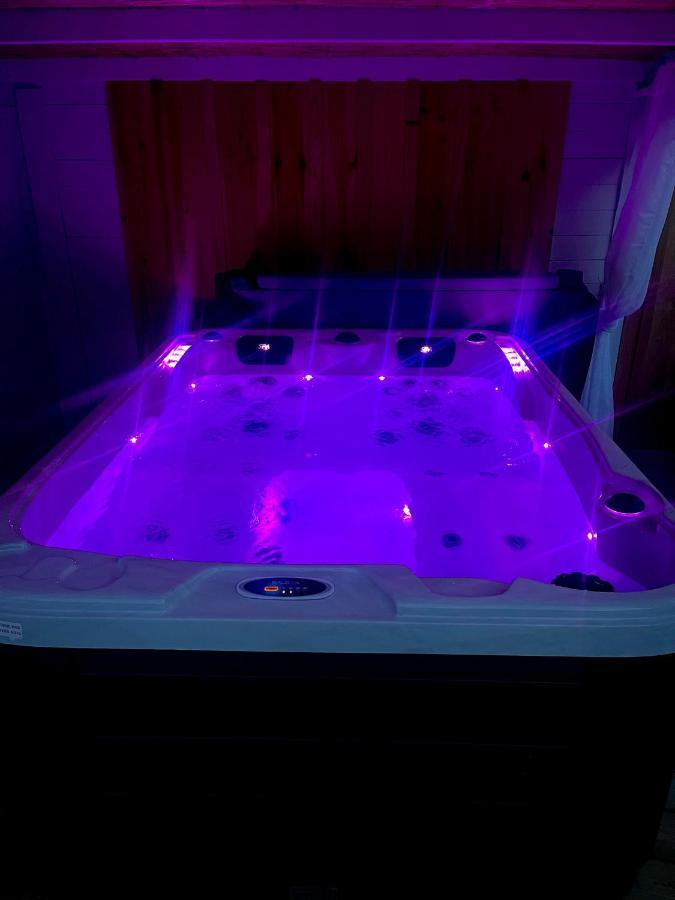 Maison A Biscarrosse Avec Piscine Et Jacuzzi Exterior photo